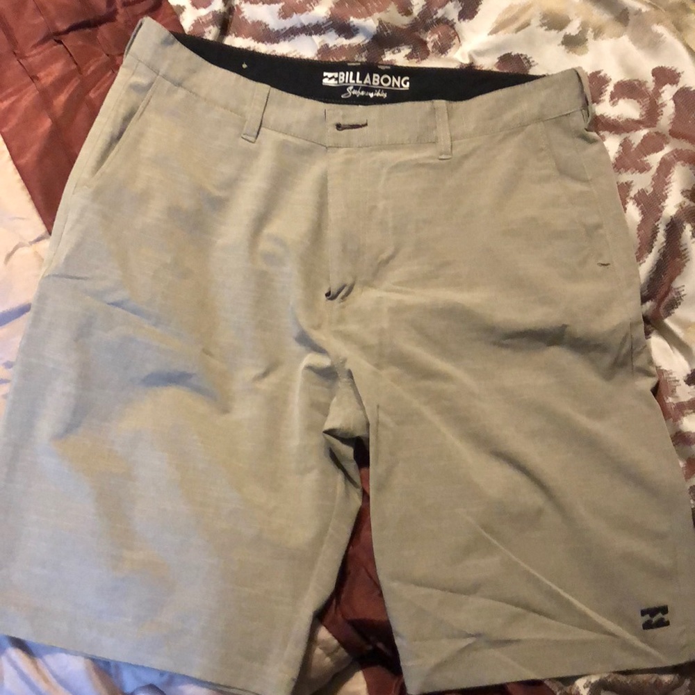 Men’s billabong shorts